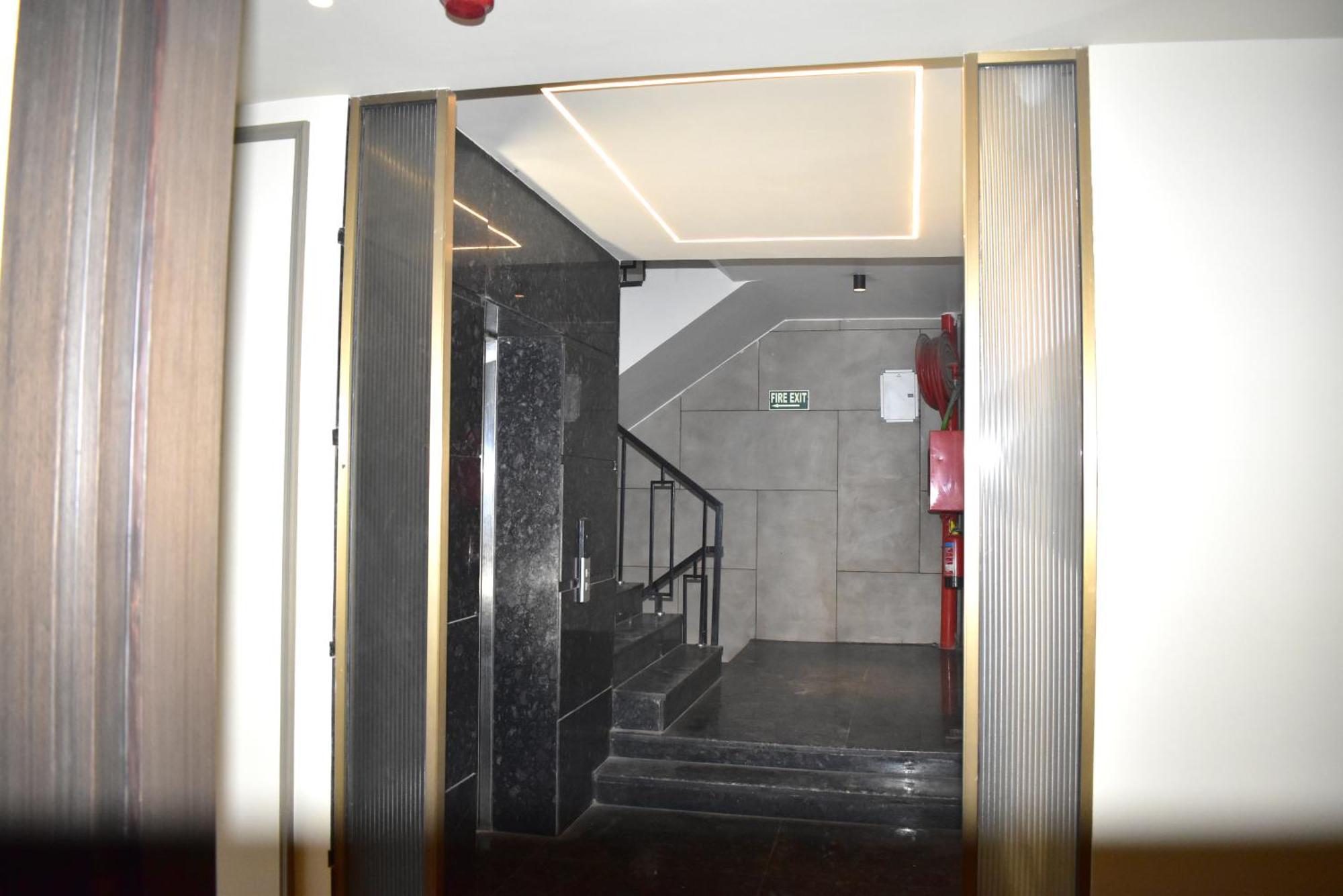 Hotel Cullinan By Qotel Janakpuri Delhi  Exterior photo