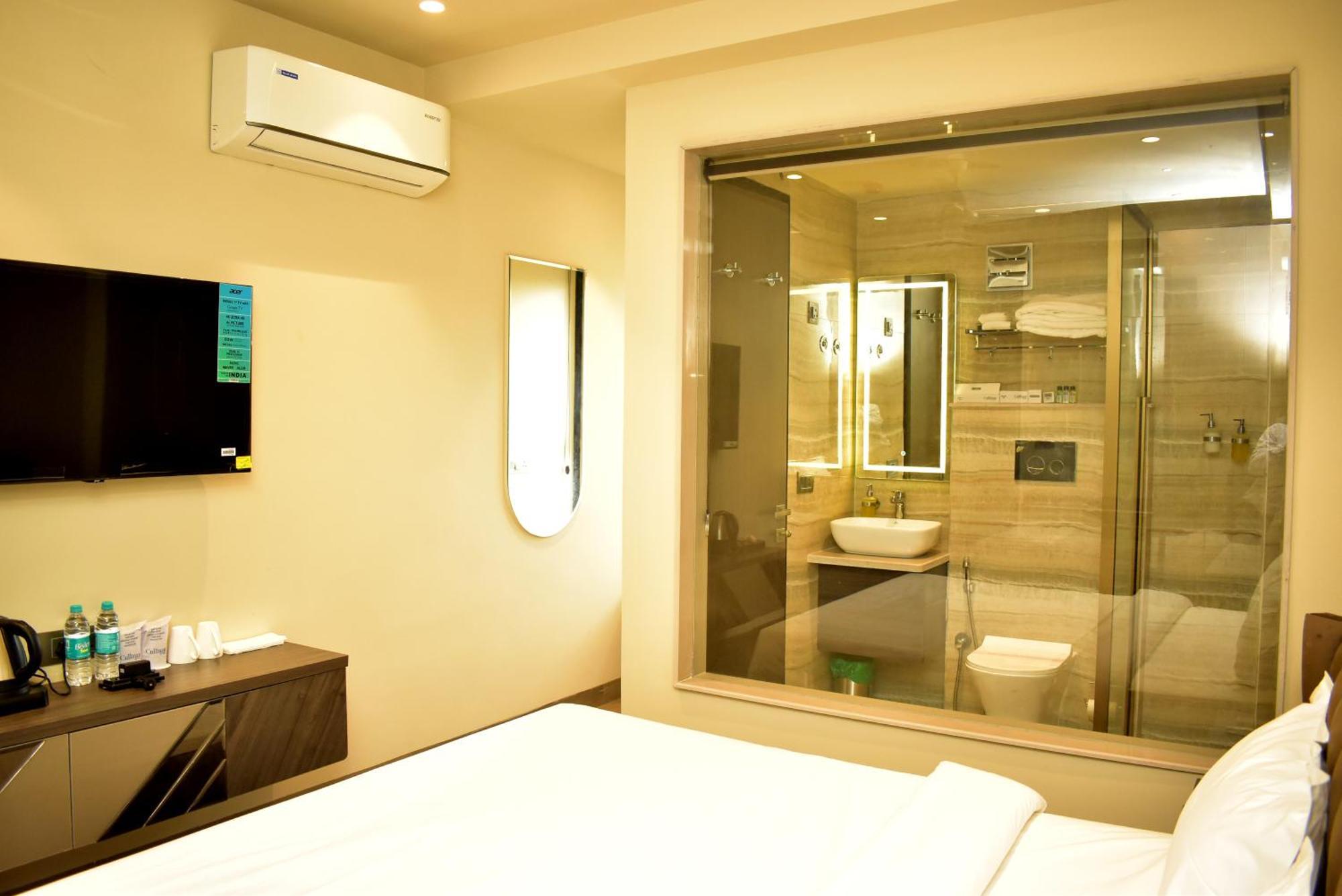 Hotel Cullinan By Qotel Janakpuri Delhi  Exterior photo