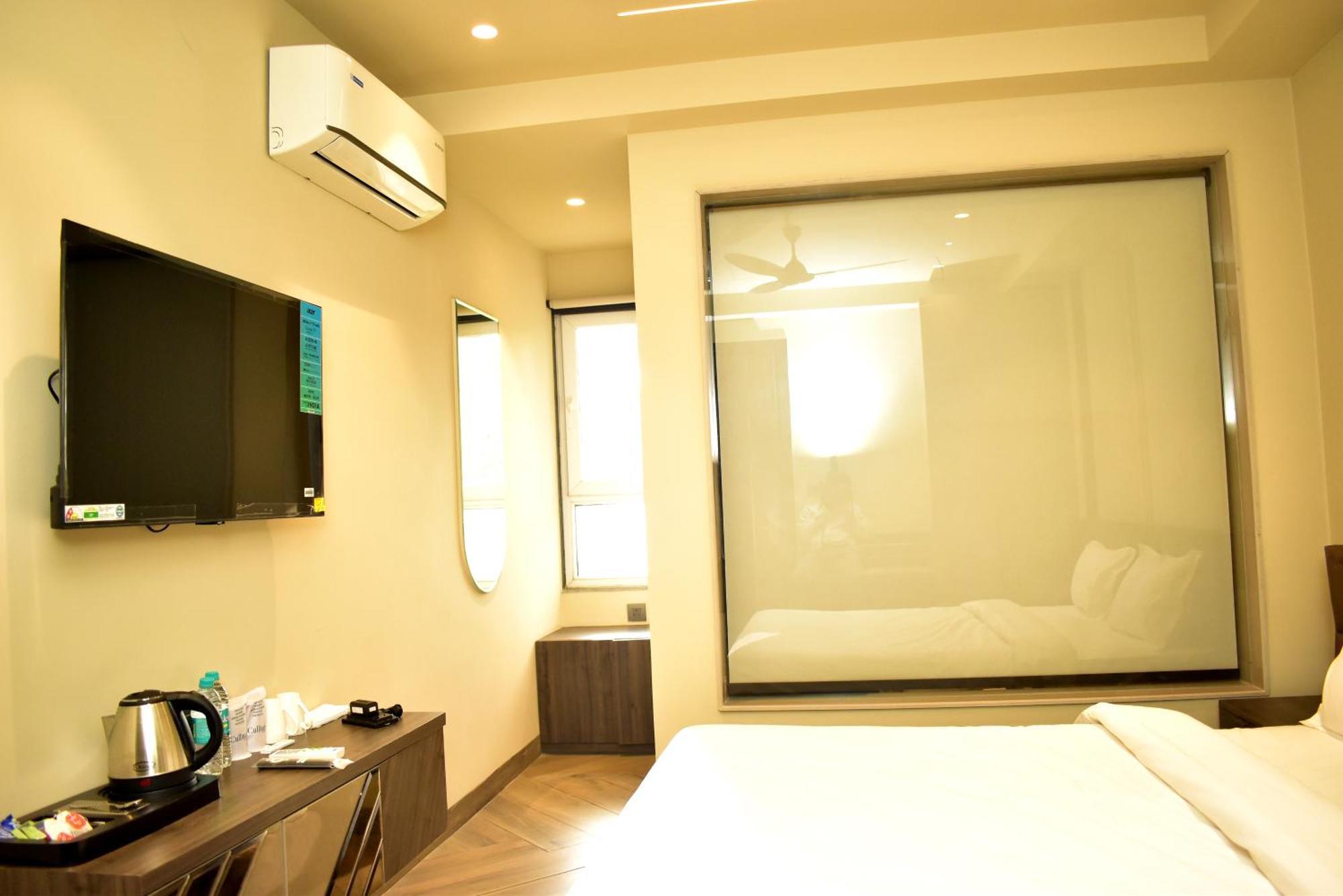 Hotel Cullinan By Qotel Janakpuri Delhi  Exterior photo