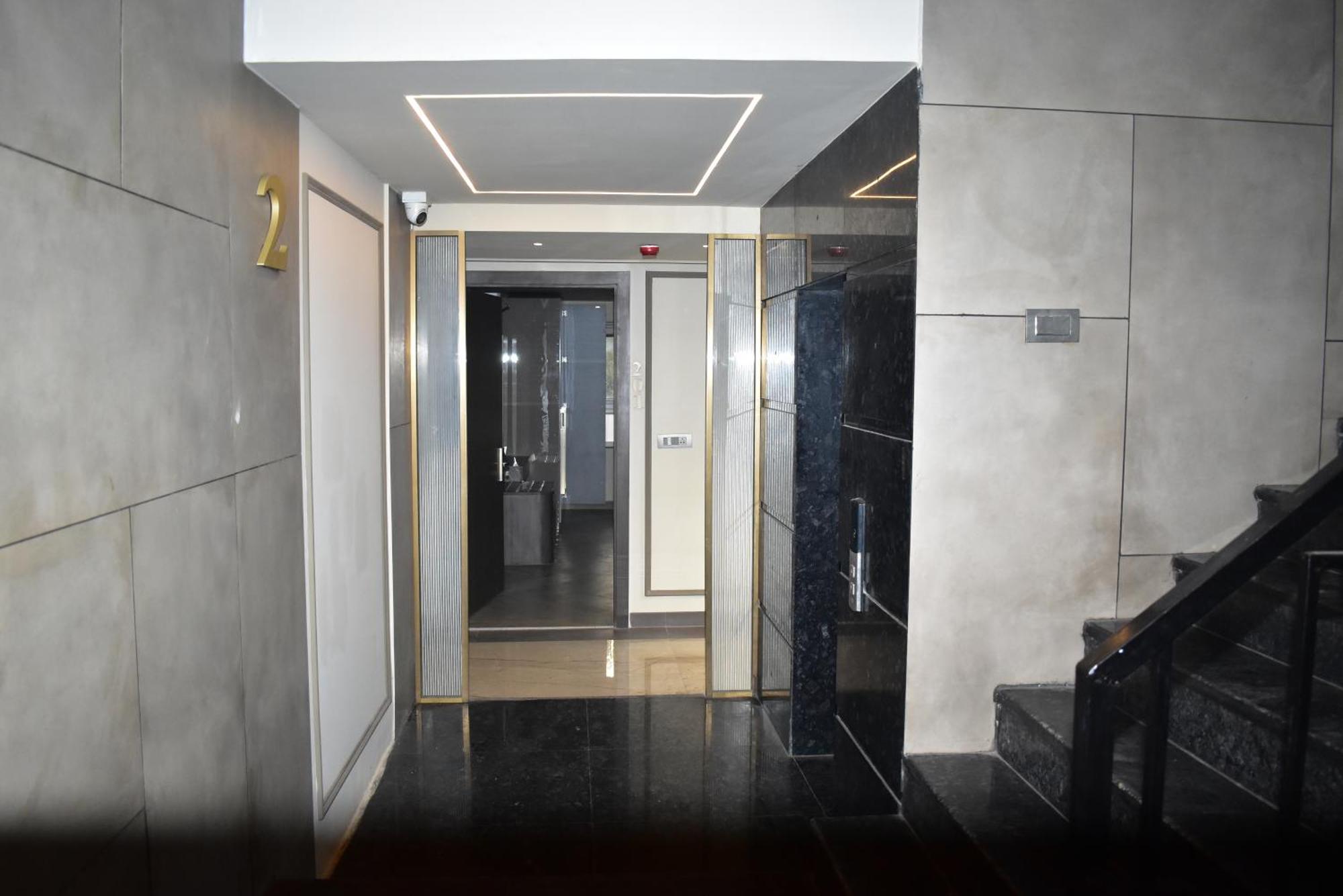Hotel Cullinan By Qotel Janakpuri Delhi  Exterior photo